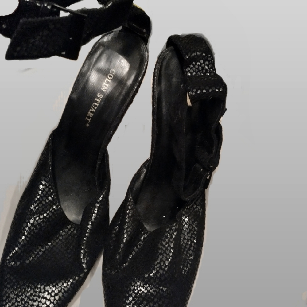Colin Stuart black leather pumps